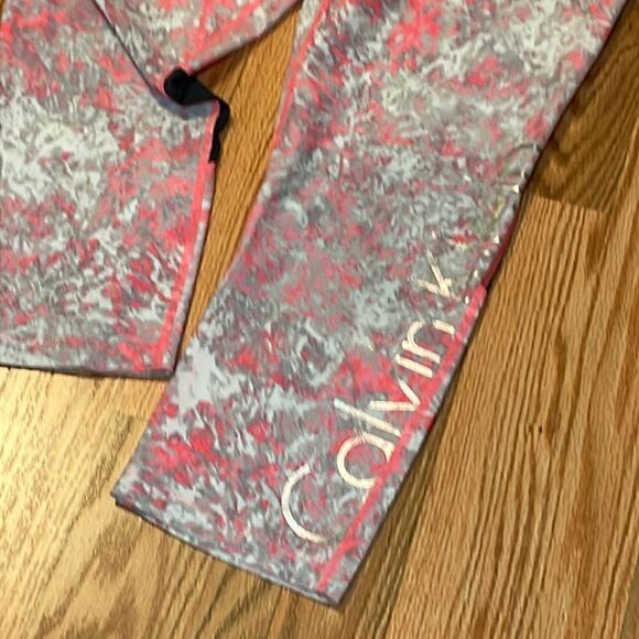 Calvin Klein Performance capri leggings, Pink/coral Marble, Medium - Picture 2 of 9